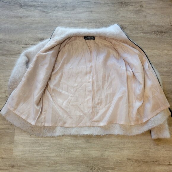 Vintage Venesha High Quality Angora Women's M White Comfort Soft Lined Collar - Picture 4 of 9